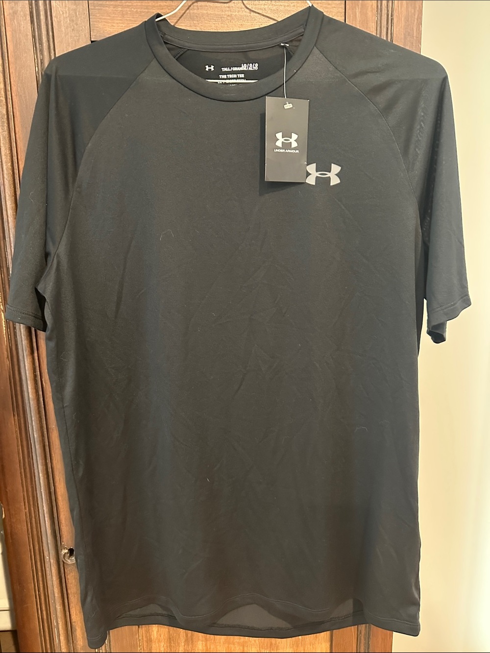 NWT Under Armour Black Short Sleeve Athletic Tee with Gray Logo large